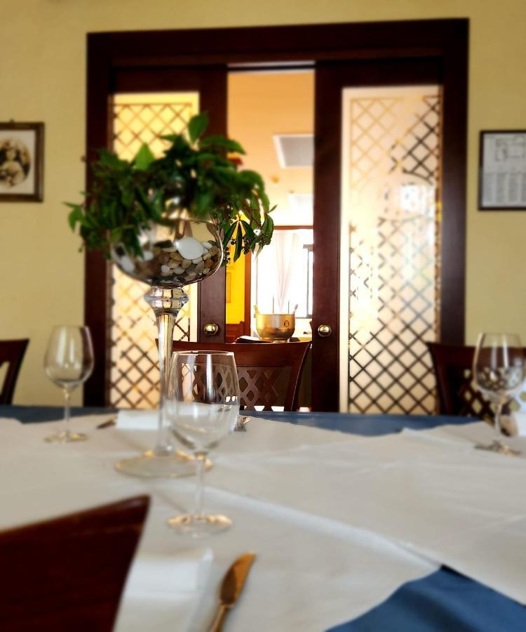 Hotel Mistrello Di Savoia Borgo Val di Taro Extérieur photo